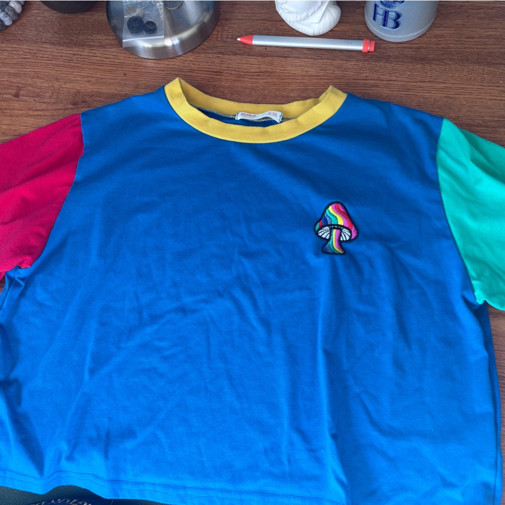 Mushroom crop top t shirt